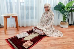 4 Keunggulan mukena trendy ini bikin ibadah lebih nyaman saat Ramadhan