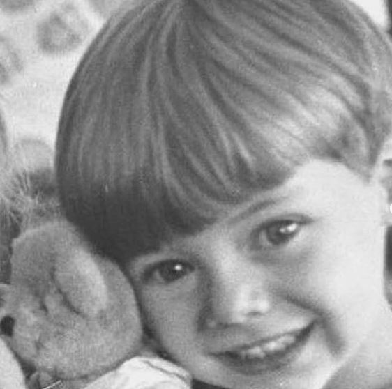 10 Potret personel One Direction saat belia, imut pol