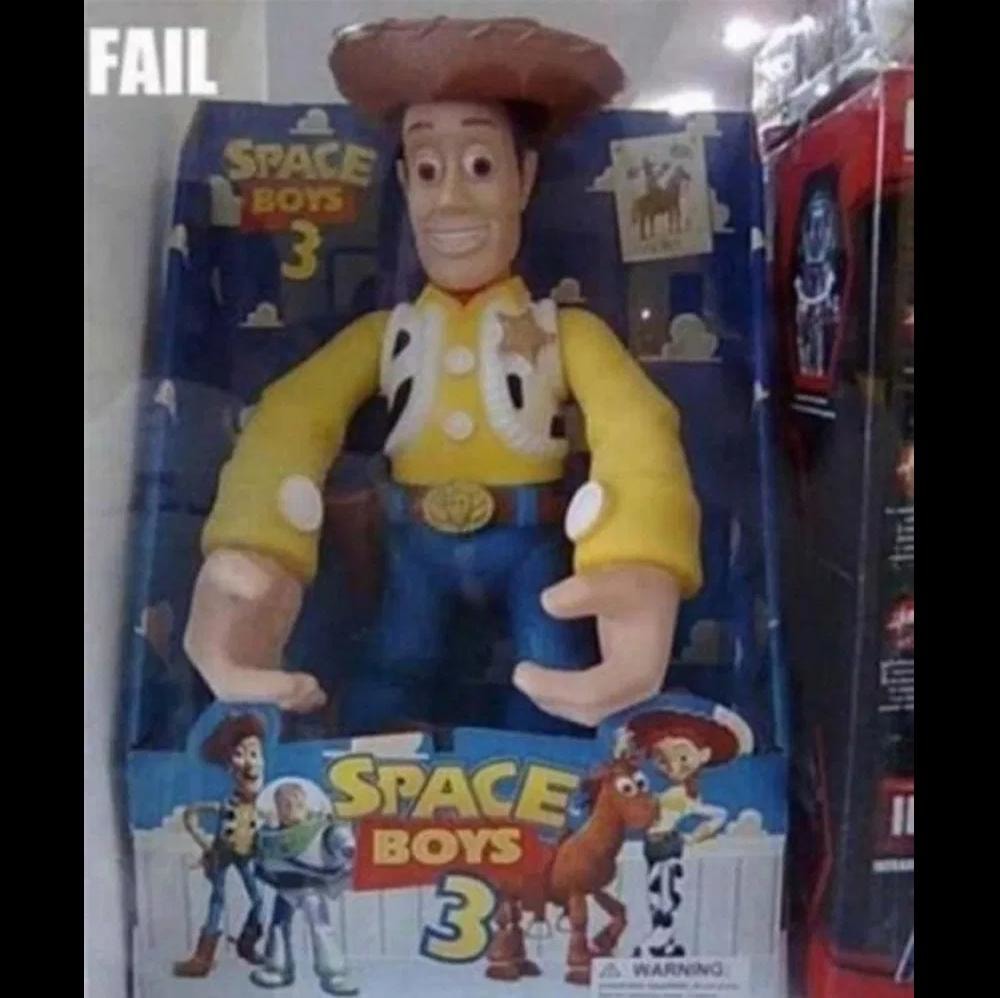 9 Bentuk action figure ini absurdnya bikin ketawa kesel