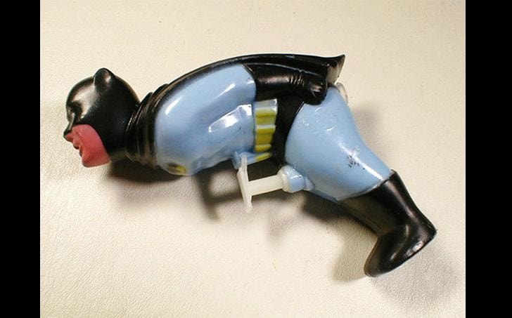 9 Bentuk action figure ini absurdnya bikin ketawa kesel