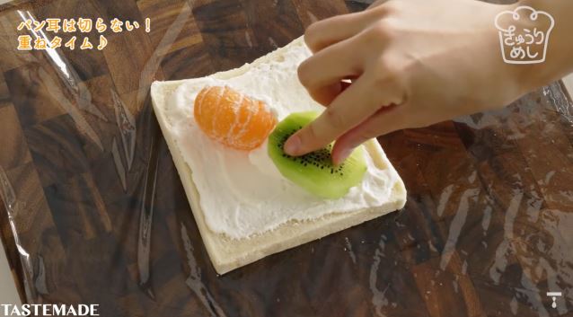 Cara membuat roti berbunga buah yang lagi ngetren di Jepang