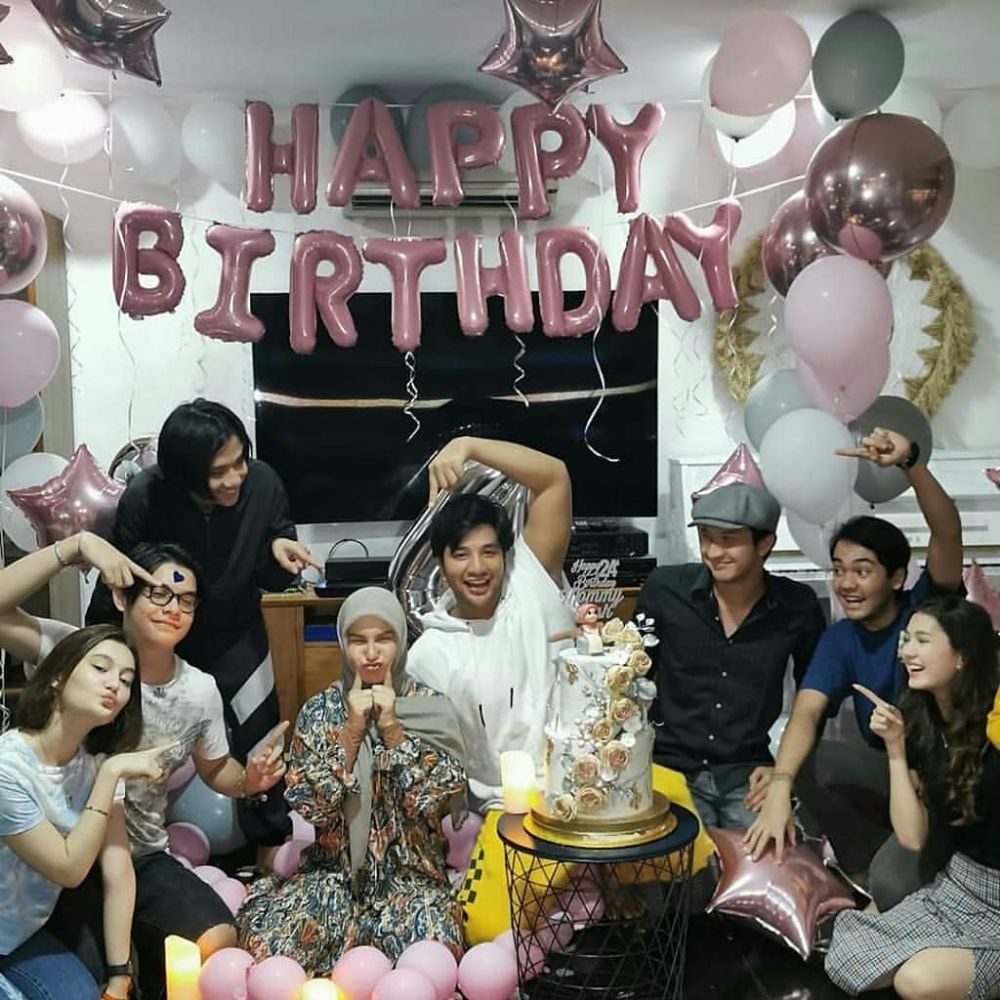 9 Momen ulang tahun ke-24 Irish Bella, meriah meski di rumah