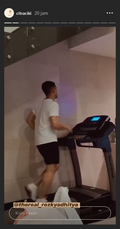 Masa pandemi, ini kegiatan ngabuburit 8 seleb di rumah aja