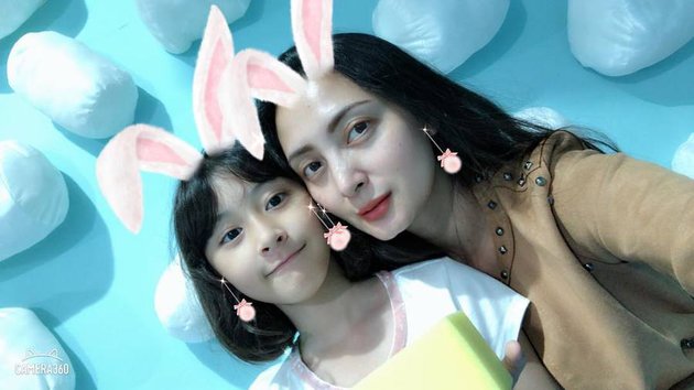 10 Pesona Miyako Emi, putri Della Puspita yang beranjak remaja