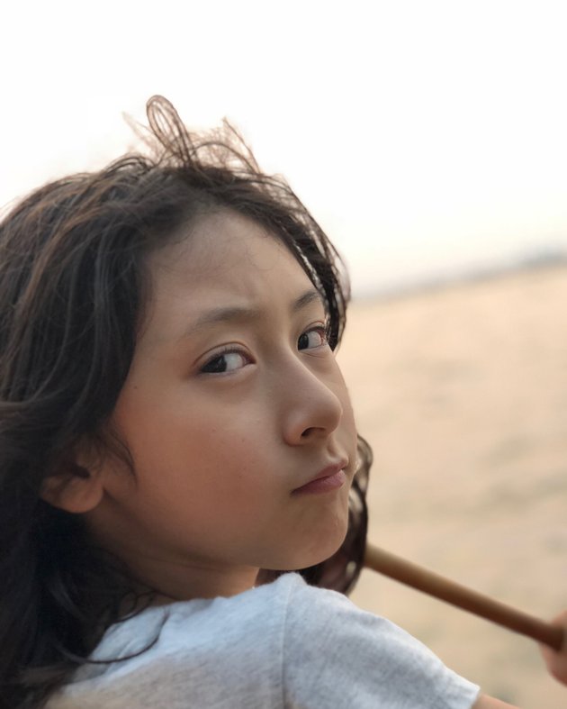 10 Pesona Miyako Emi, putri Della Puspita yang beranjak remaja
