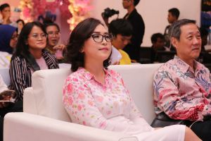 Quality time bareng anak selama WFH, ajak memasak hingga mencuci