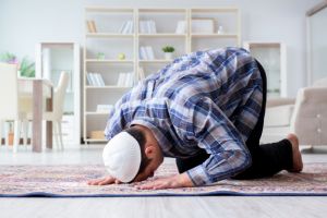 Doa setelah sholat tahajud beserta artinya, mudah dihafalkan