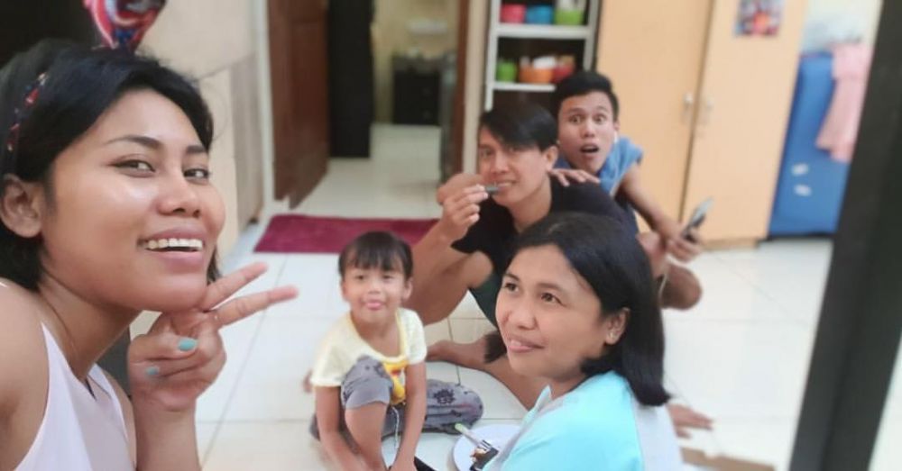 10 Potret rumah Evi Masamba, minimalis bernuansa abu-abu