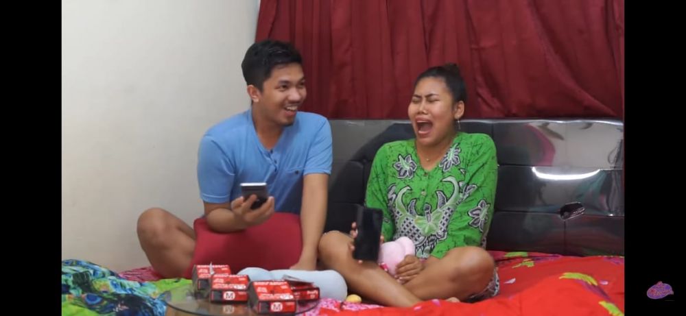 10 Potret rumah Evi Masamba, minimalis bernuansa abu-abu