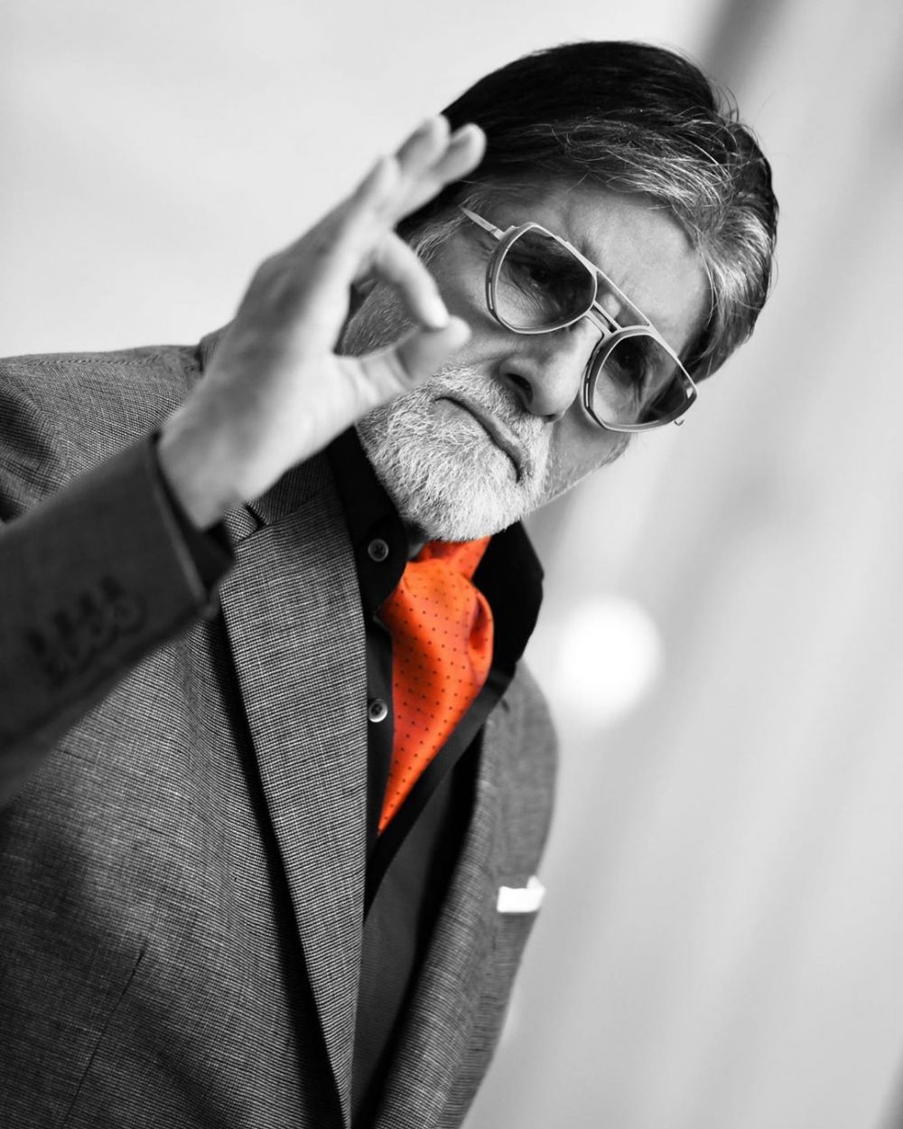 7 Potret terbaru Amitabh Bachchan, makin berkarisma
