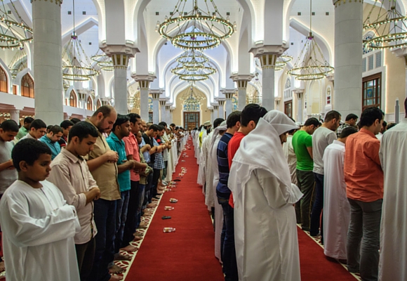 Niat sholat tarawih dan 5 keutamaannya di bulan Ramadhan
