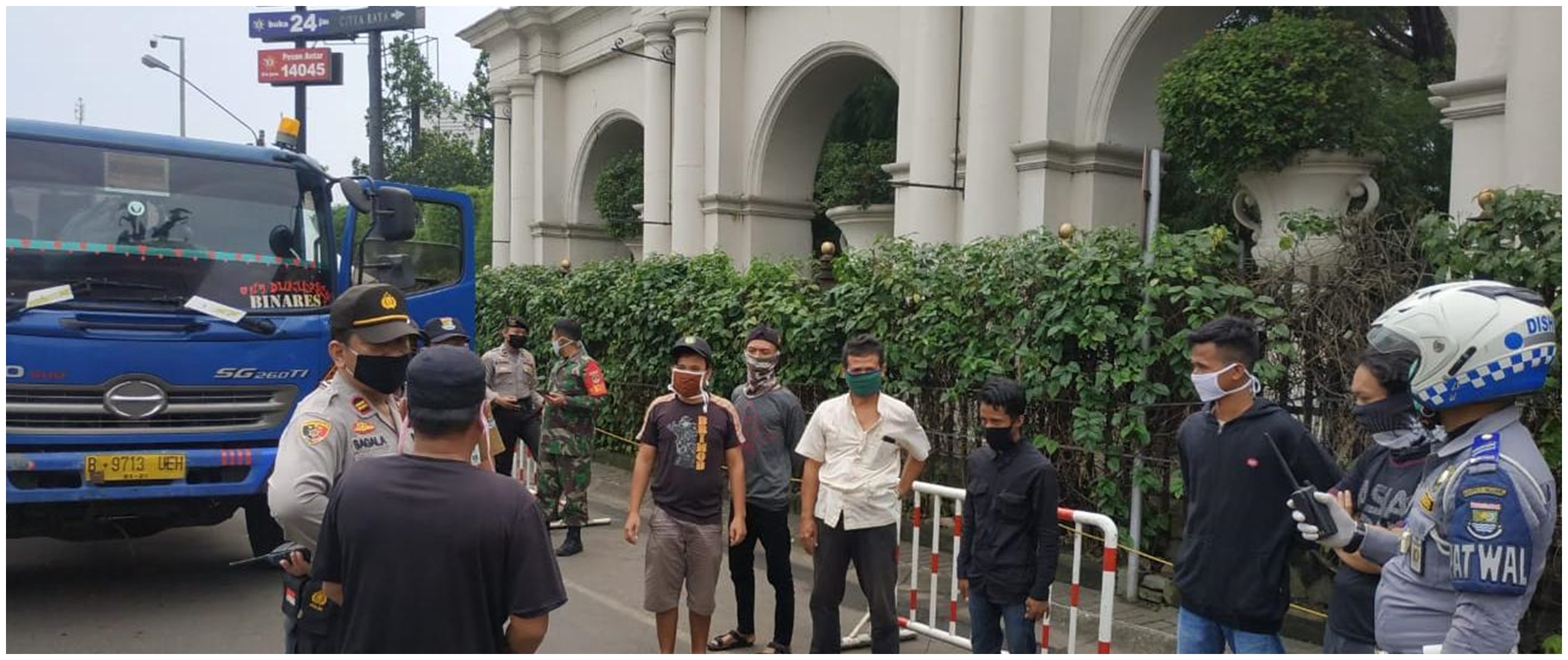 Nekat mudik, rombongan 7 orang ini numpang truk kontainer