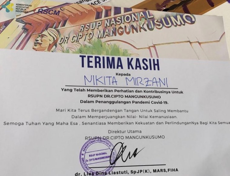 11 Momen Nikita Mirzani berbagi rezeki saat wabah corona, salut