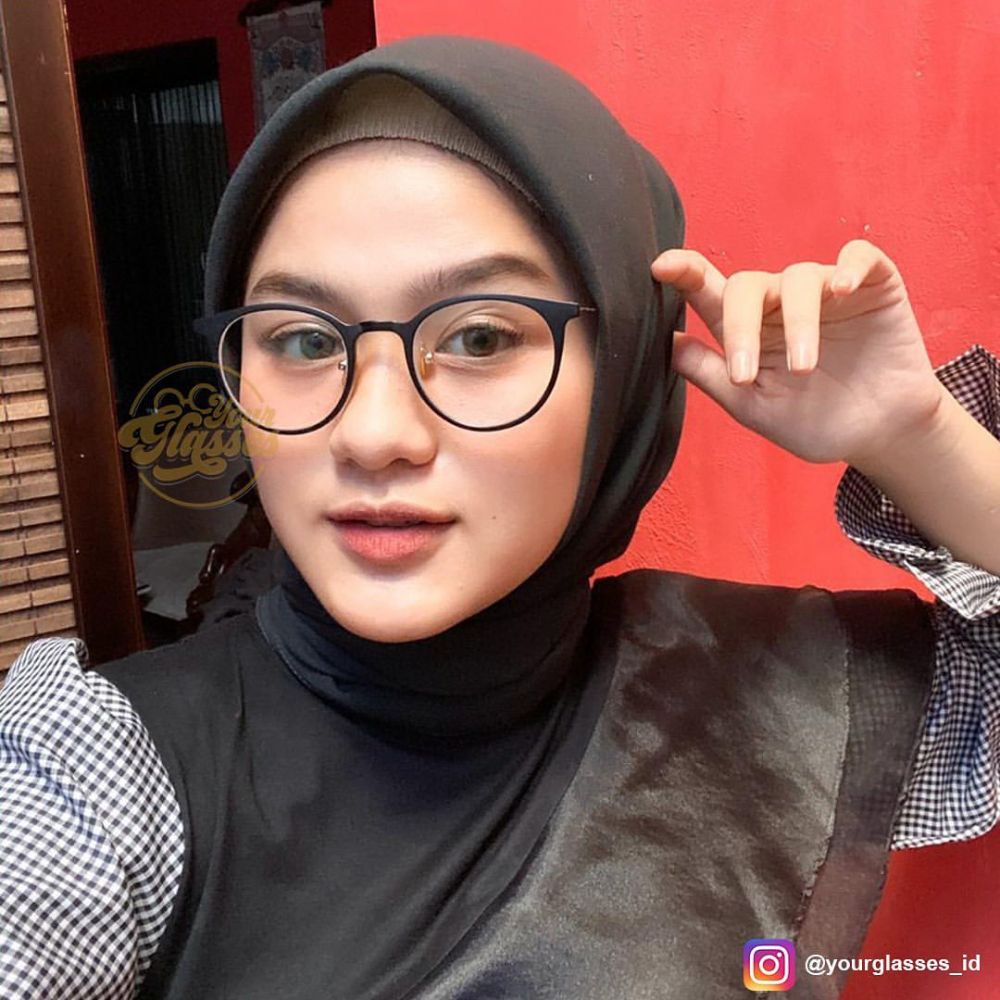 10 Potret Raya Kitty kenakan hijab ini manglingi, tuai pujian