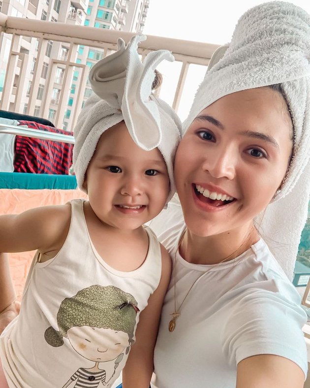 7 Momen Olivia Jensen bareng anak di rumah, seru dan bikin gemas