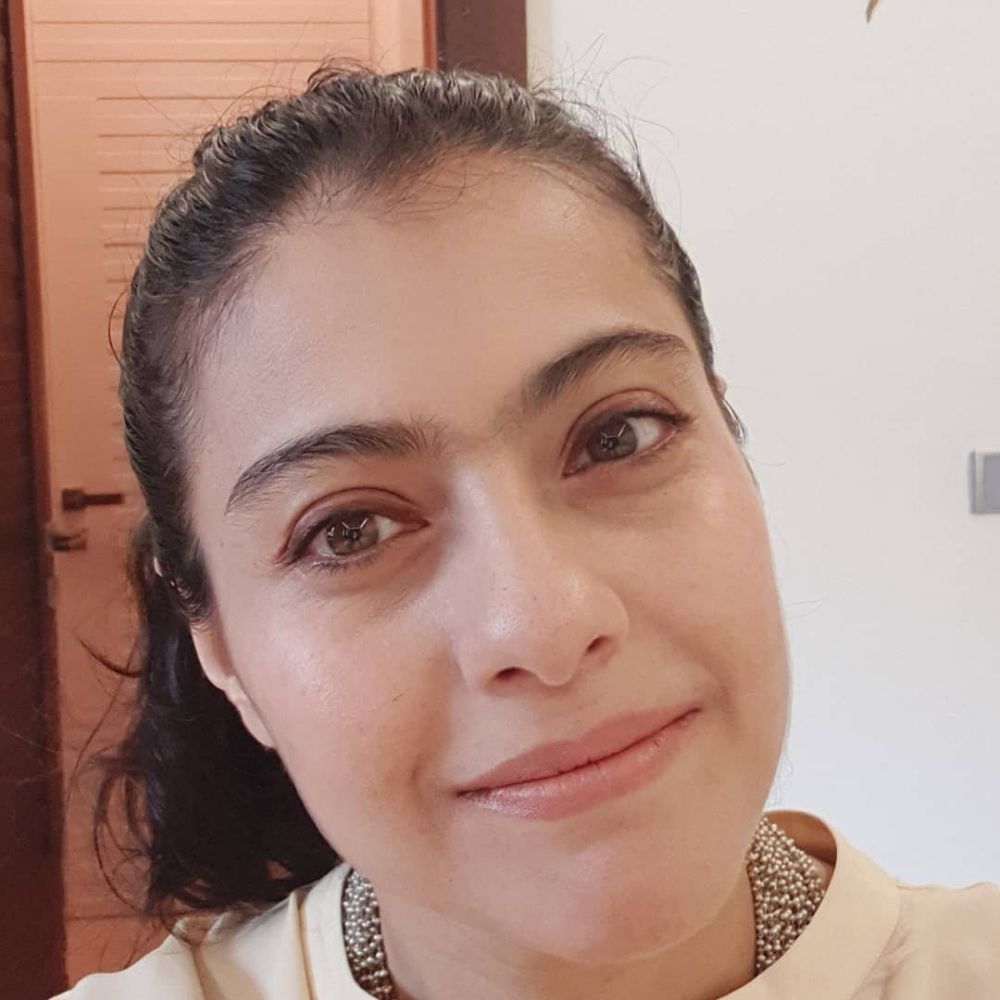 10 Potret cantik Kajol, awet muda di usia 45 tahun