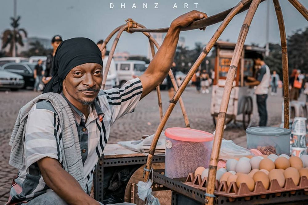 10 Editan foto seleb Hollywood jadi pedagang ini bikin senyum kecut