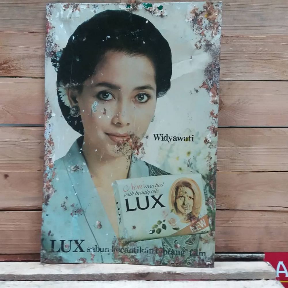 10 Tampilan iklan sabun mandi zaman dulu, nostalgia banget