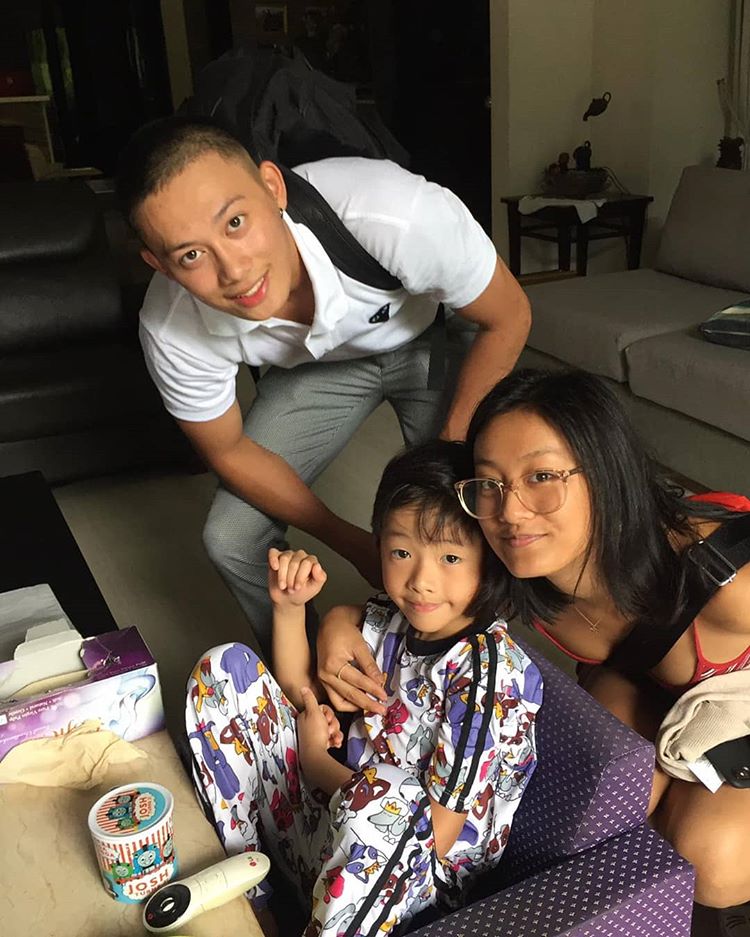 7 Potret Adiro, anak Dipo Latief yang sedang wamil di Singapura