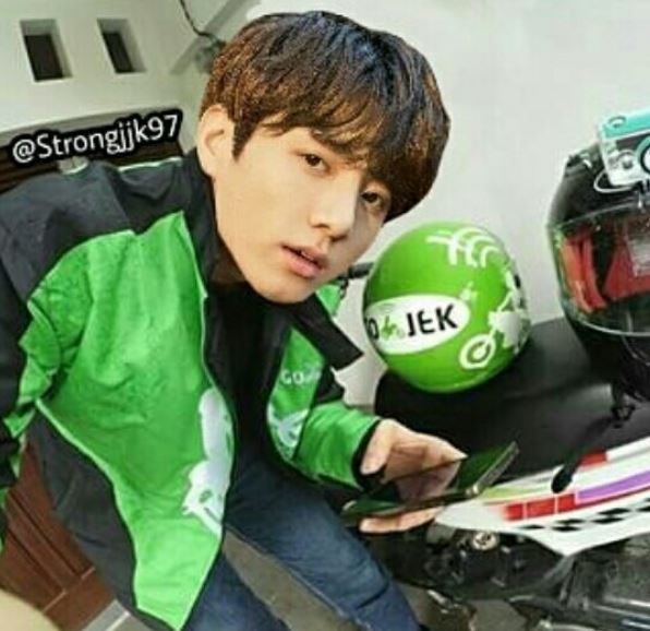 10 Editan foto idol K-Pop jadi driver ojol, kocak pol