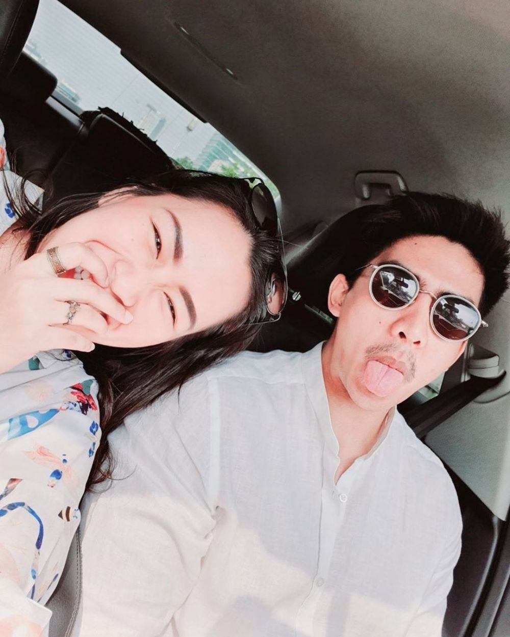 8 Potret mesra Twindy Rarasati dan pacar, beri dukungan untuk sembuh