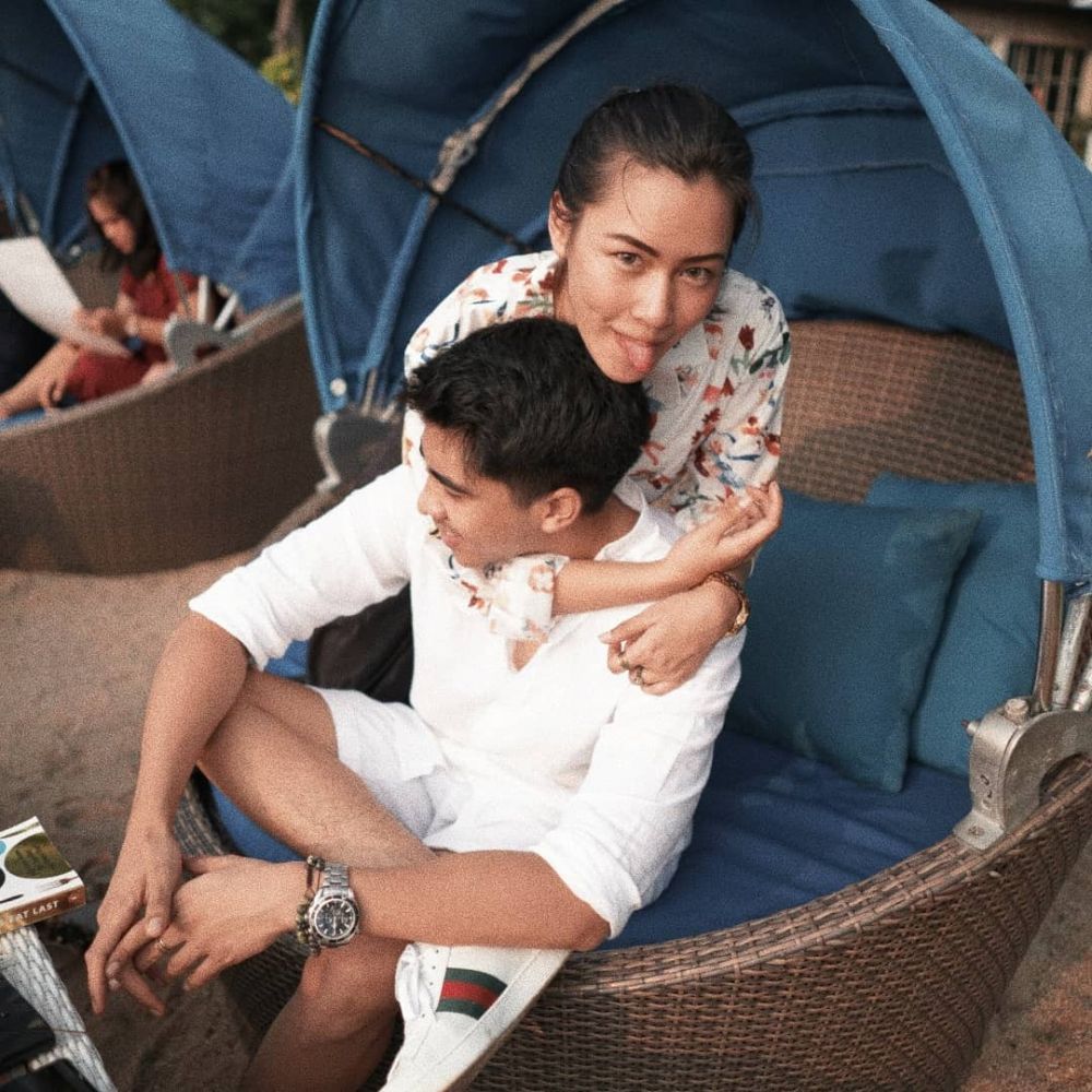 8 Potret mesra Twindy Rarasati dan pacar, beri dukungan untuk sembuh