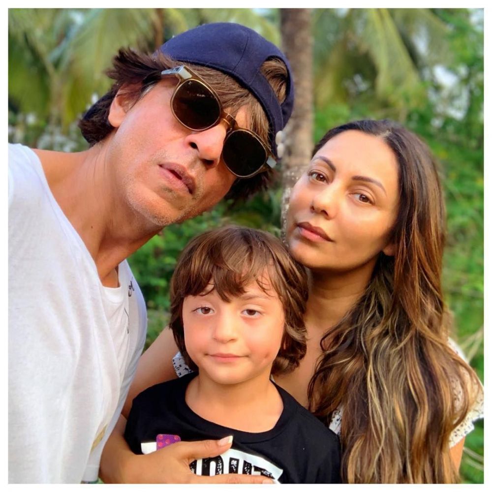 6 Potret Abram, anak bungsu Shah Rukh Khan yang fasih bacaan salat