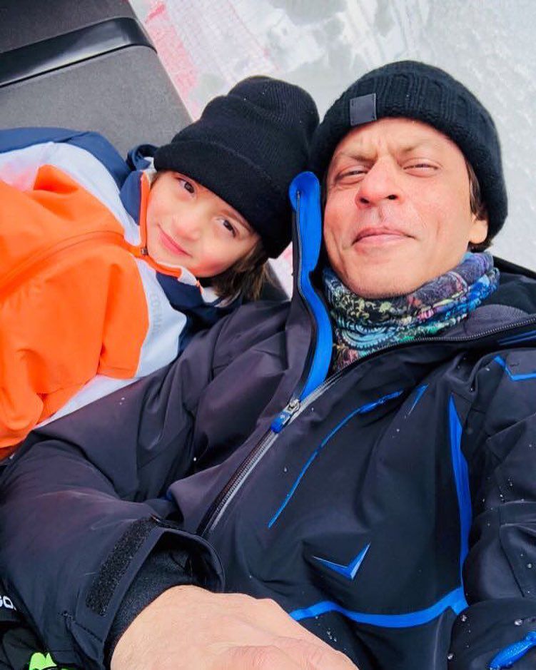 6 Potret Abram, anak bungsu Shah Rukh Khan yang fasih bacaan salat