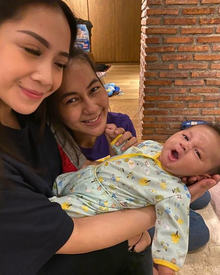 10 Momen Nagita Slavina momong baby Kiano, penuh kasih sayang