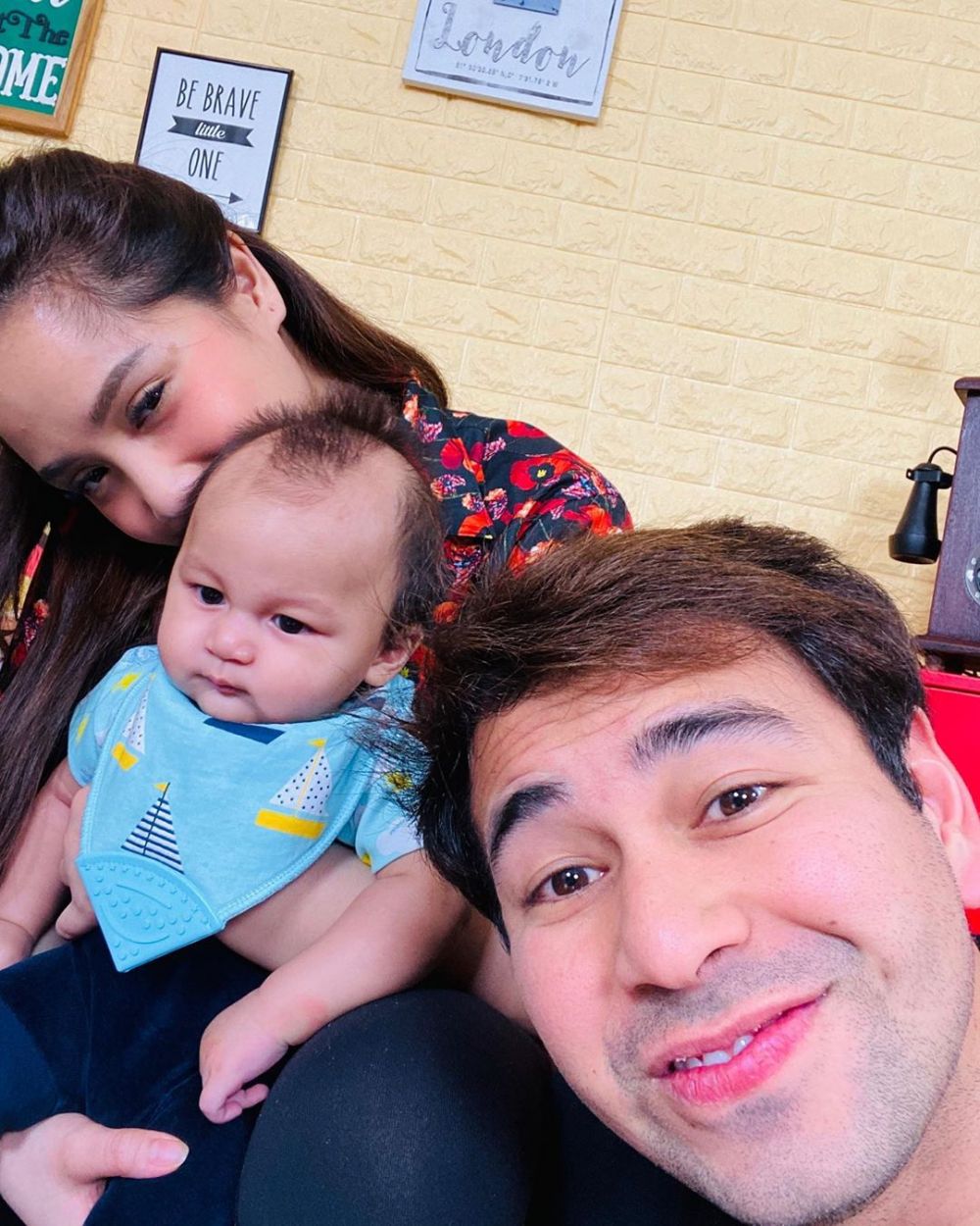 10 Momen Nagita Slavina momong baby Kiano, penuh kasih sayang