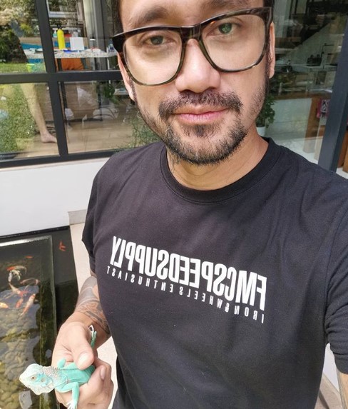 Momen 8 seleb belajar mengaji, bikin hati adem