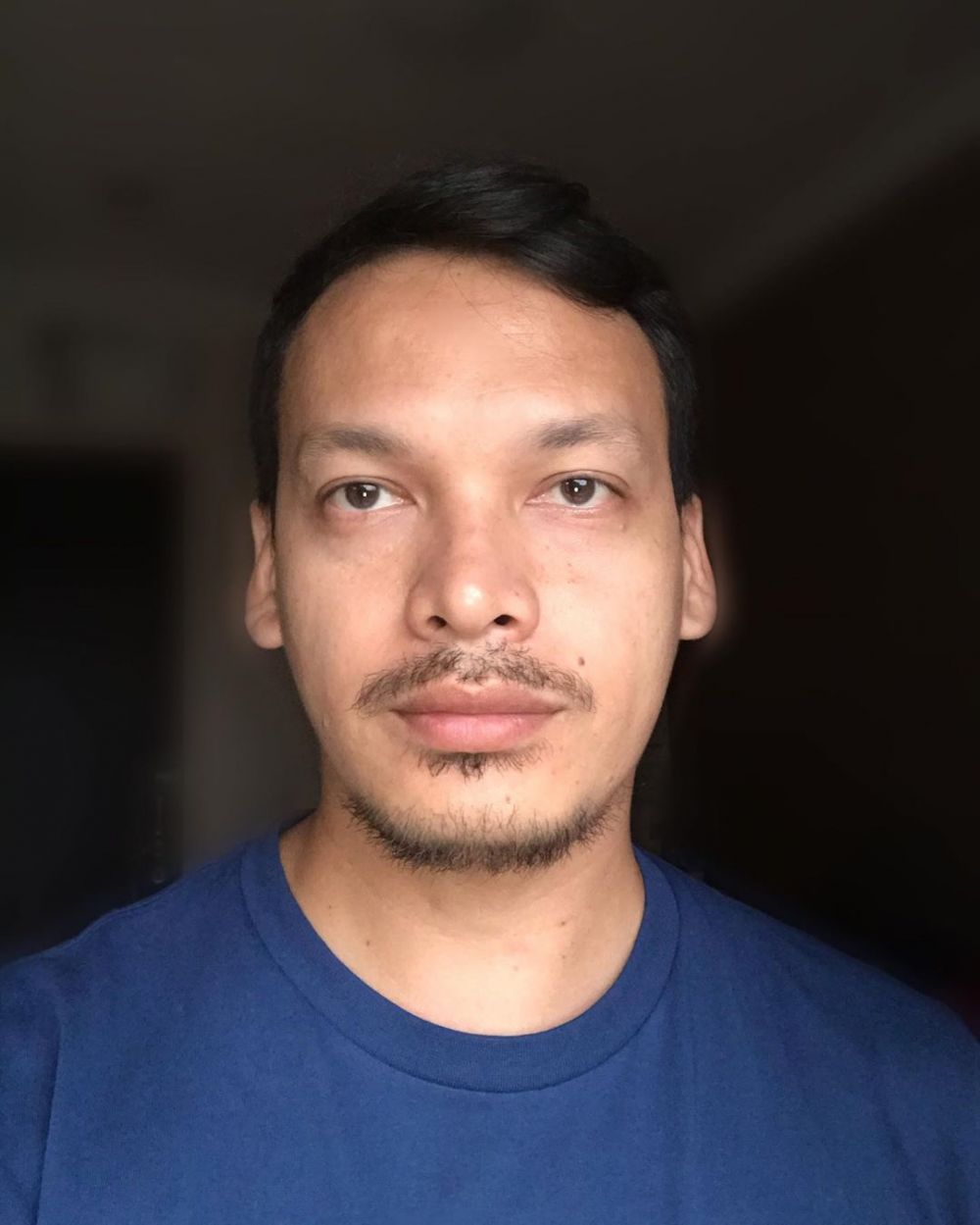 7 Potret perubahan seleb usai sebulan di rumah, kumisan & brewokan