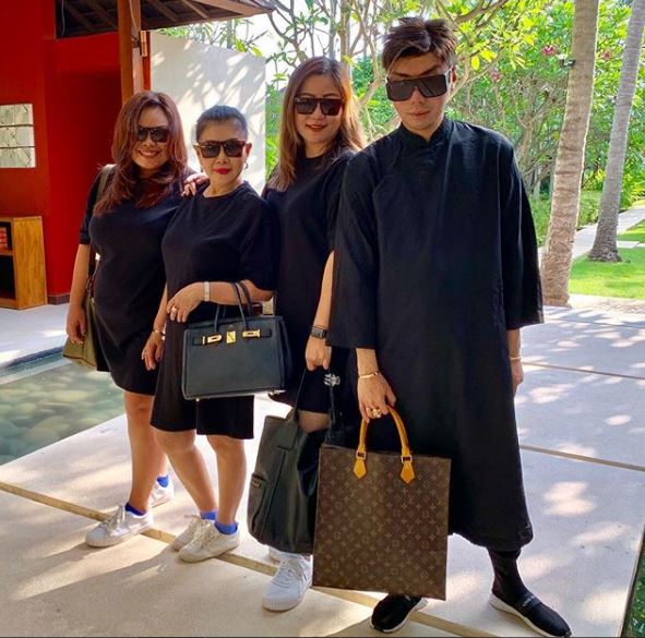 8 Potret kebersamaan Roy Kiyoshi dan keluarga yang jarang tersorot