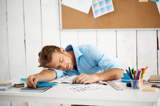 Kerap ngantuk dan lemas saat puasa? Ini 8 cara mengatasinya