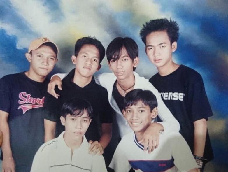 7 Potret lawas Rian D'masiv, penampilannya disebut mirip Pak Tarno