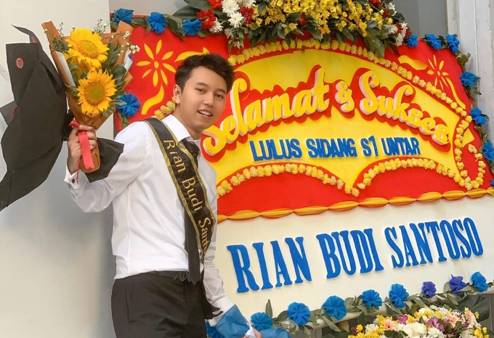 10 Potret Rian Budi Santoso, travel blogger yang punya bisnis properti