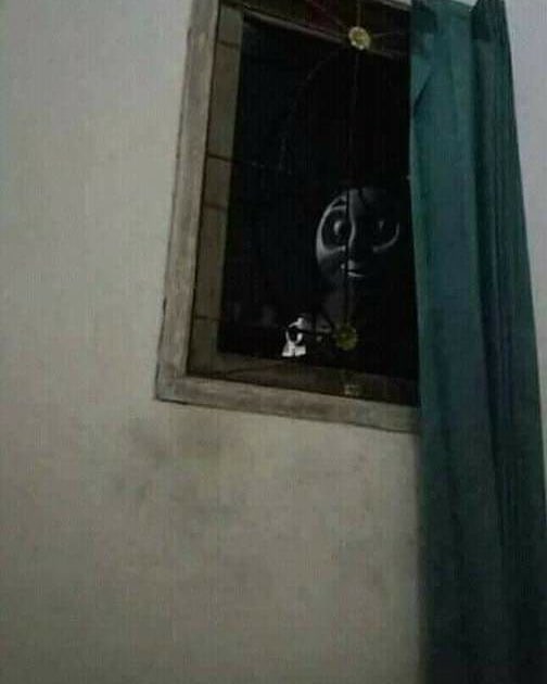 10 Potret nyeleneh hantu jadi-jadian ini bikin gagal seram