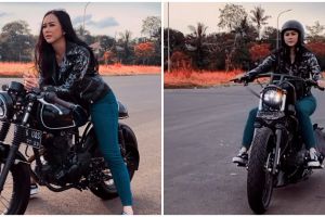 8 Pesona Aura Kasih saat naik motor gede, gayanya gahar