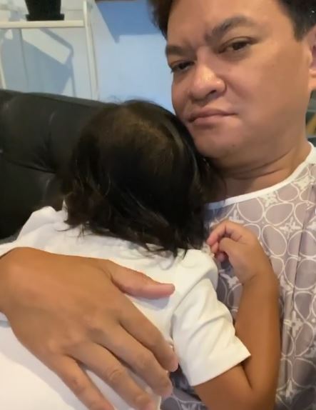 Bak ayah kandung, ini 10 potret kompak Hedi Yunus dan anak ART-nya