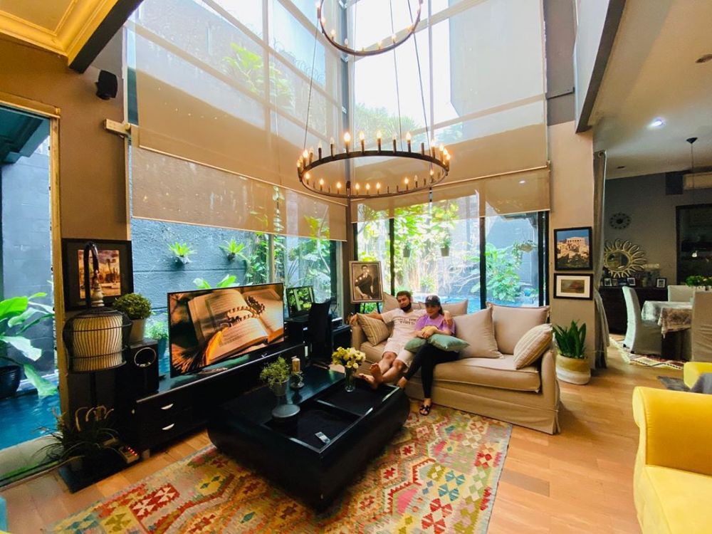 11 Potret rumah bujangan Raffi Ahmad, desainnya curi perhatian