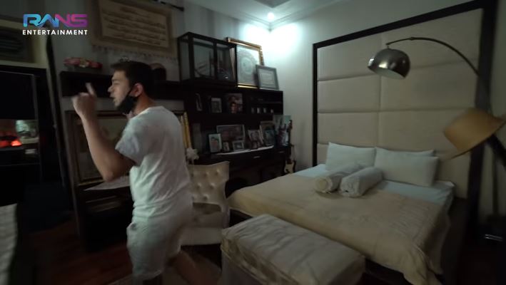 11 Potret rumah bujangan Raffi Ahmad, desainnya curi perhatian