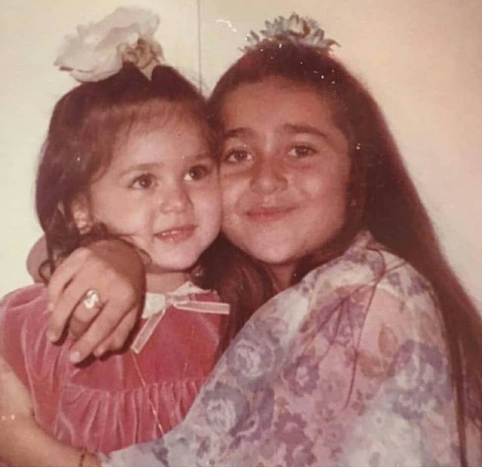 8 Potret lawas Kareena Kapoor, masa kecilnya curi perhatian