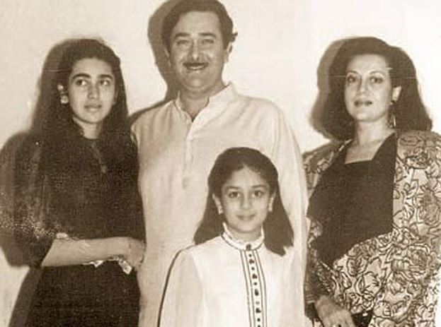 8 Potret lawas Kareena Kapoor, masa kecilnya curi perhatian