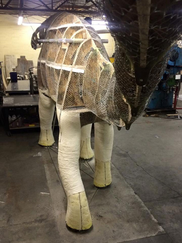 11 Potret perjuangan ayah bangun wahana permainan untuk anak, salut