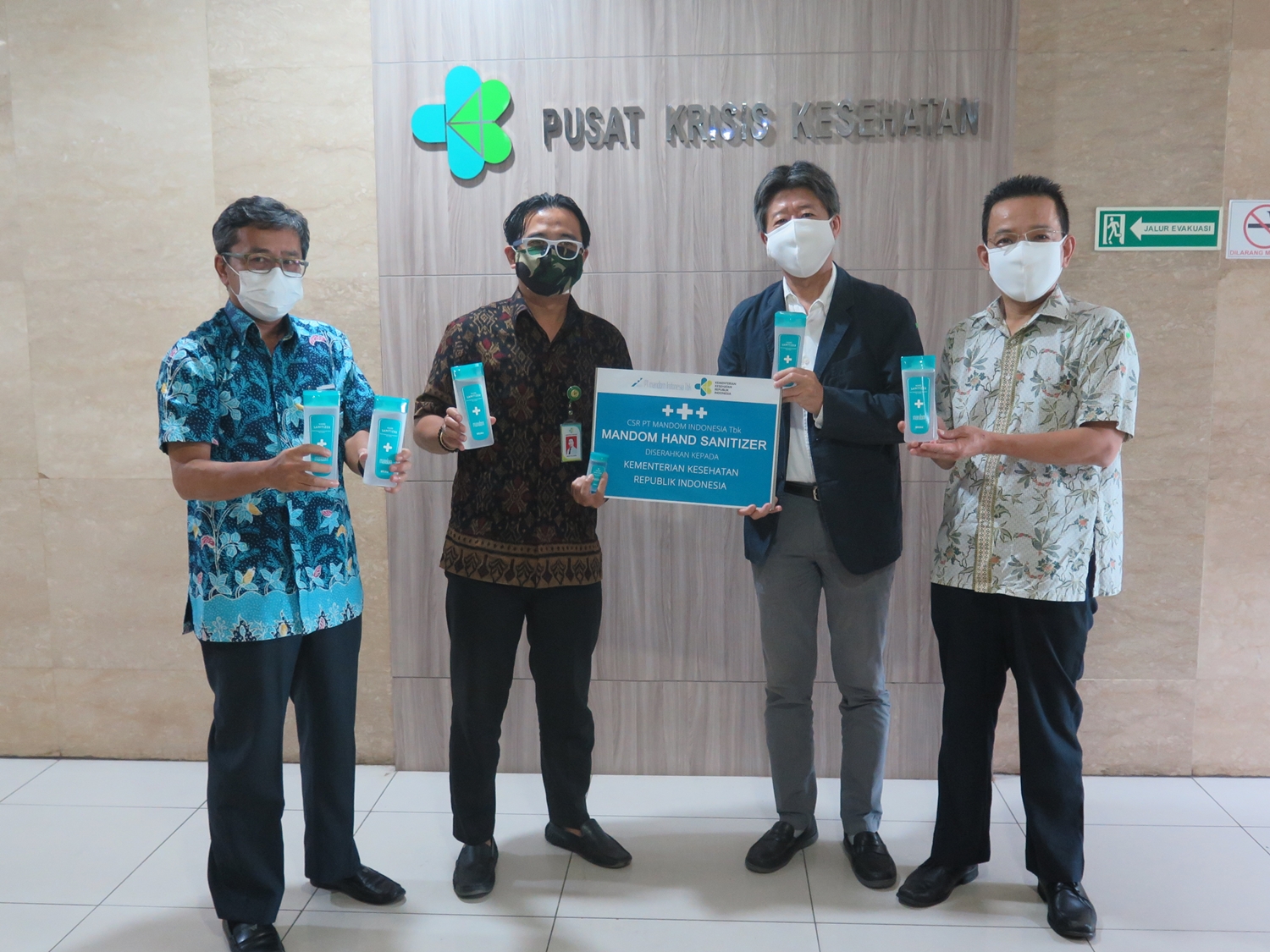 Cegah corona, Mandom Indonesia sumbang hand sanitizer untuk Kemenkes