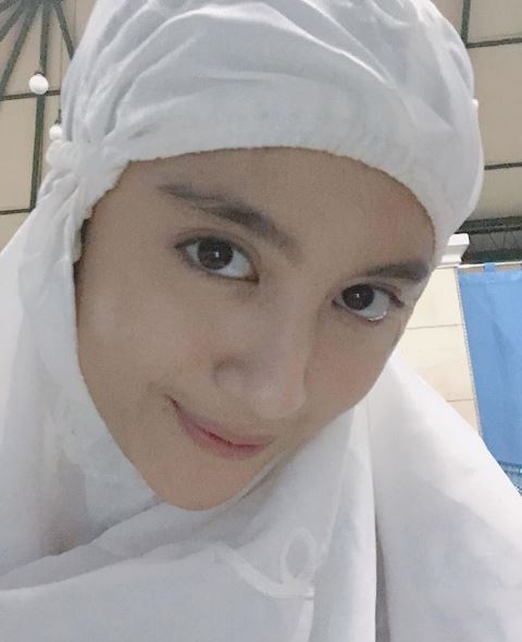 8 Pesona Nabilah eks JKT48 pakai hijab, manisnya nambah