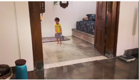 9 Potret rumah Zaskia Adya Mecca di Jogja, didominasi perabotan kayu