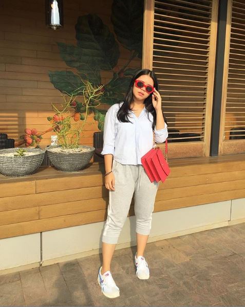 9 Pesona Rena Oktapia, adik Billy Syahputra yang jarang tersorot