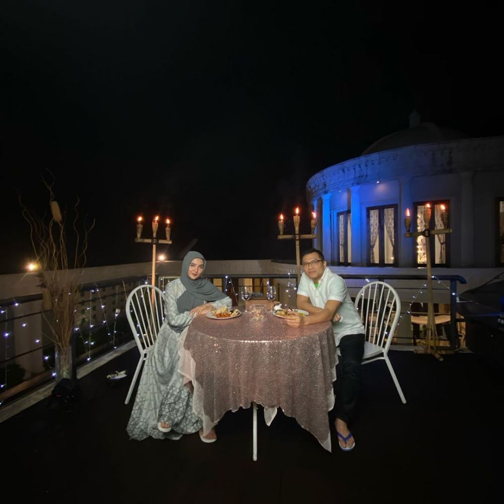 Anang-Ashanty rayakan ultah pernikahan, romantis di rooftop rumah