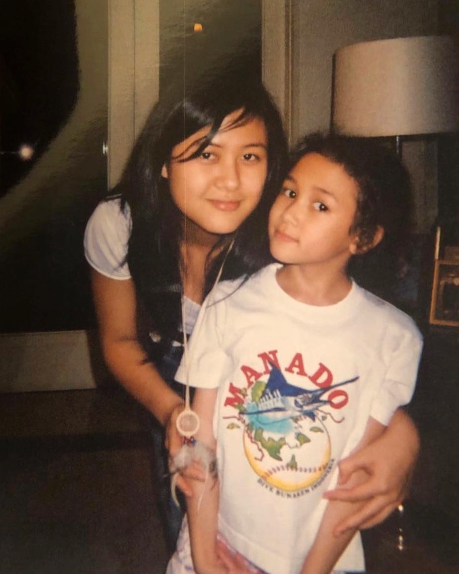 10 Potret kedekatan Sherina Munaf bersaudara, sibling goals banget